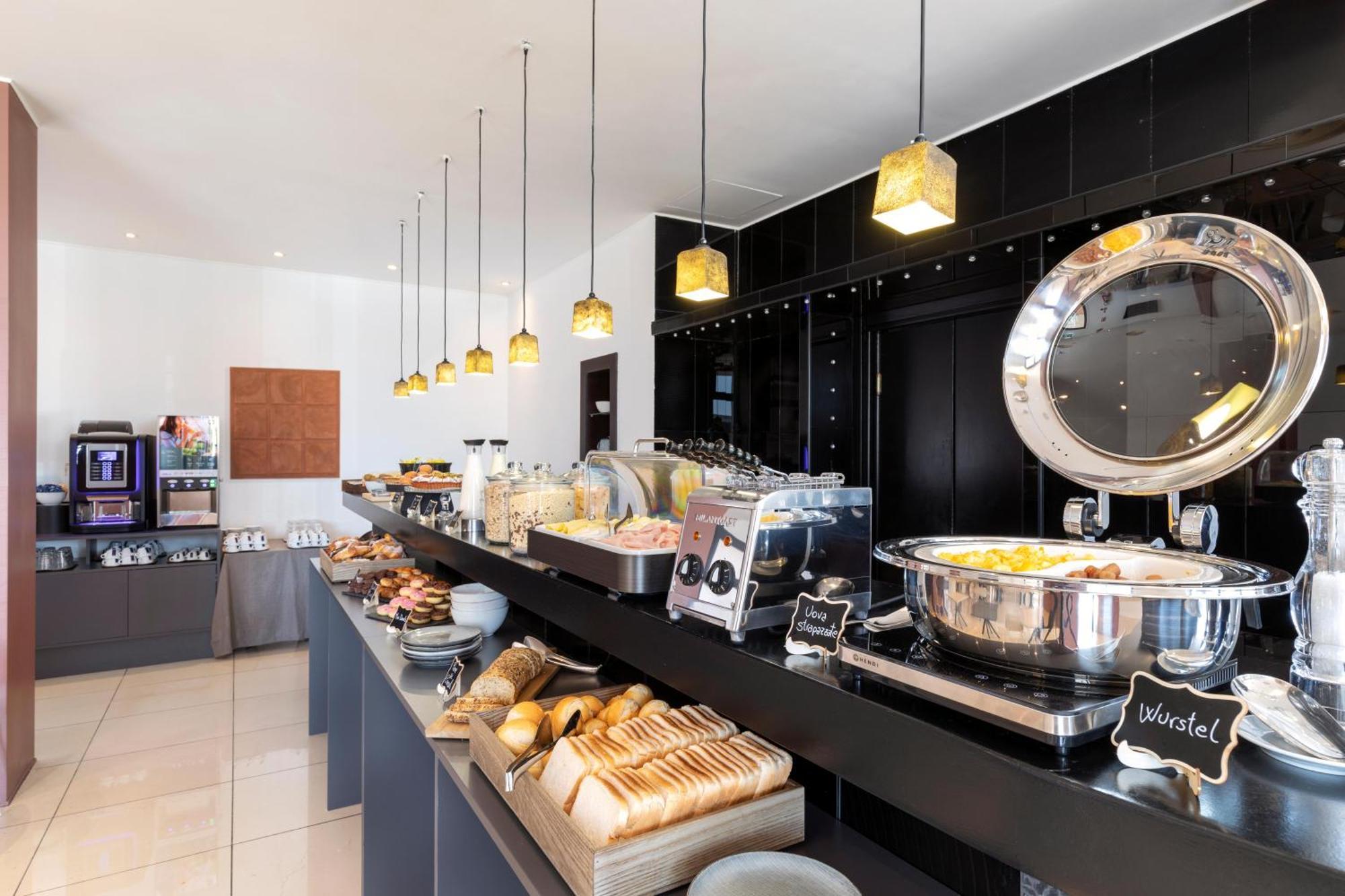 B&B Hotel ซัสเซาโล ภายนอก รูปภาพ