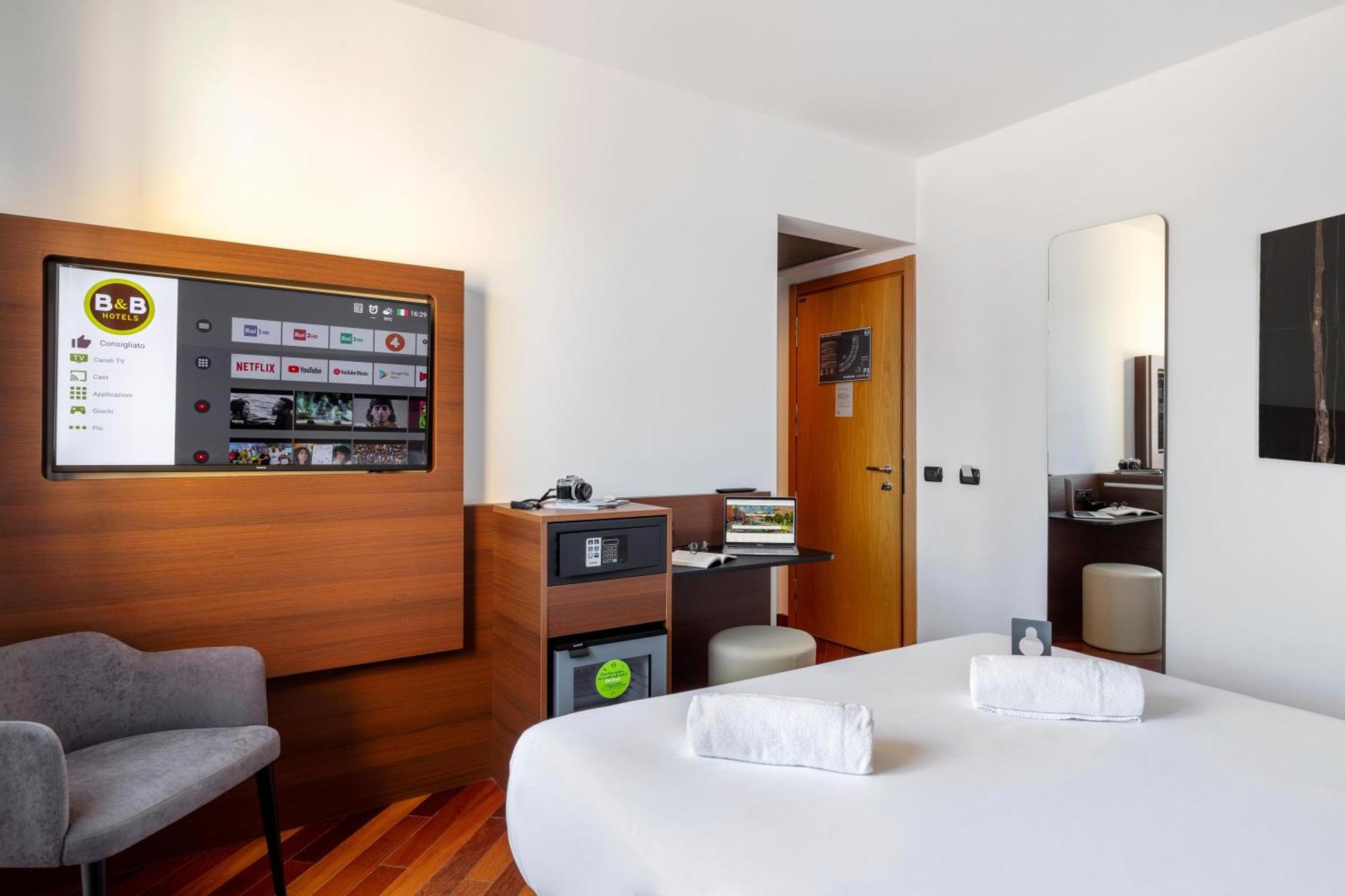 B&B Hotel ซัสเซาโล ภายนอก รูปภาพ