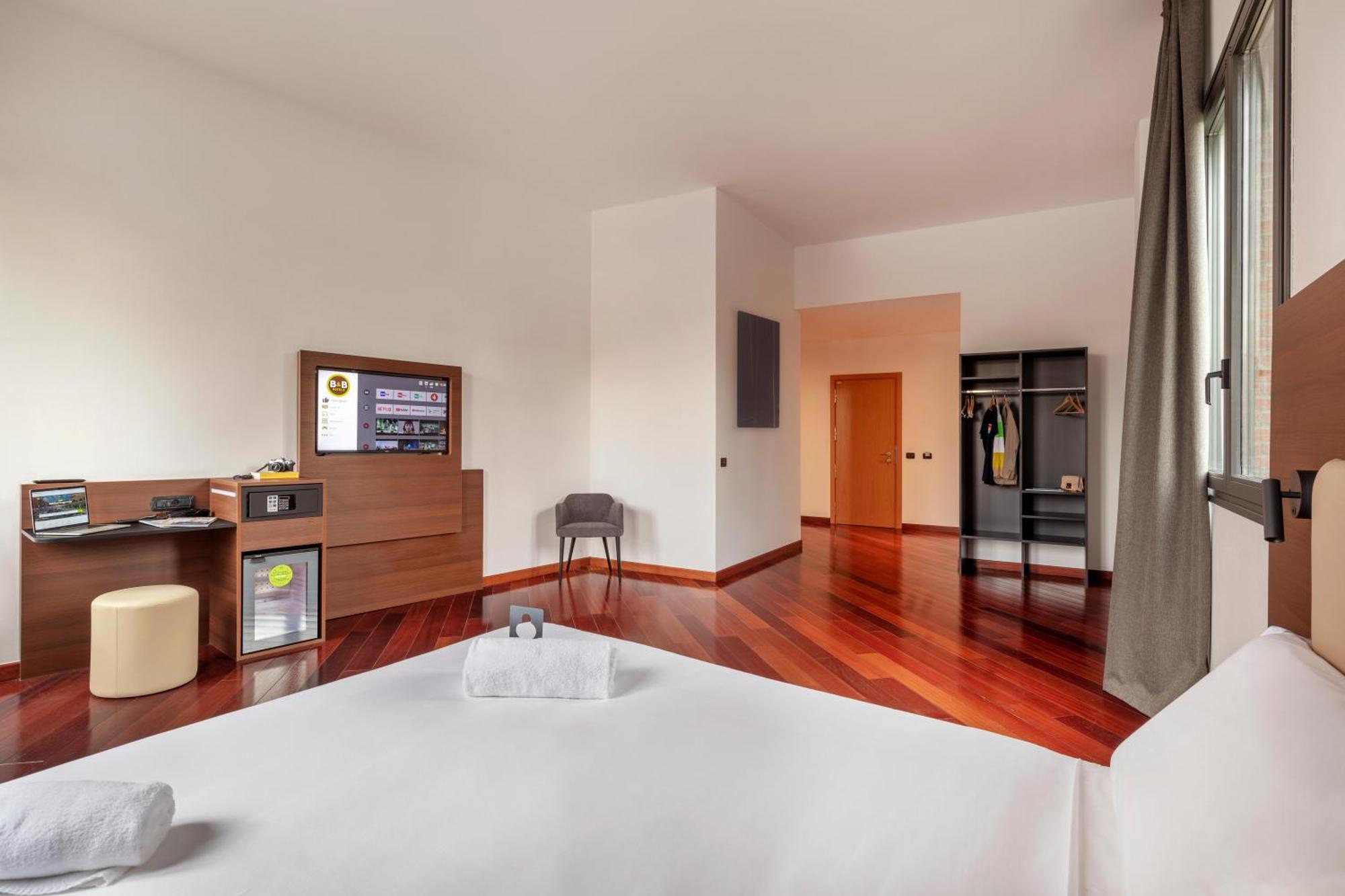 B&B Hotel ซัสเซาโล ภายนอก รูปภาพ