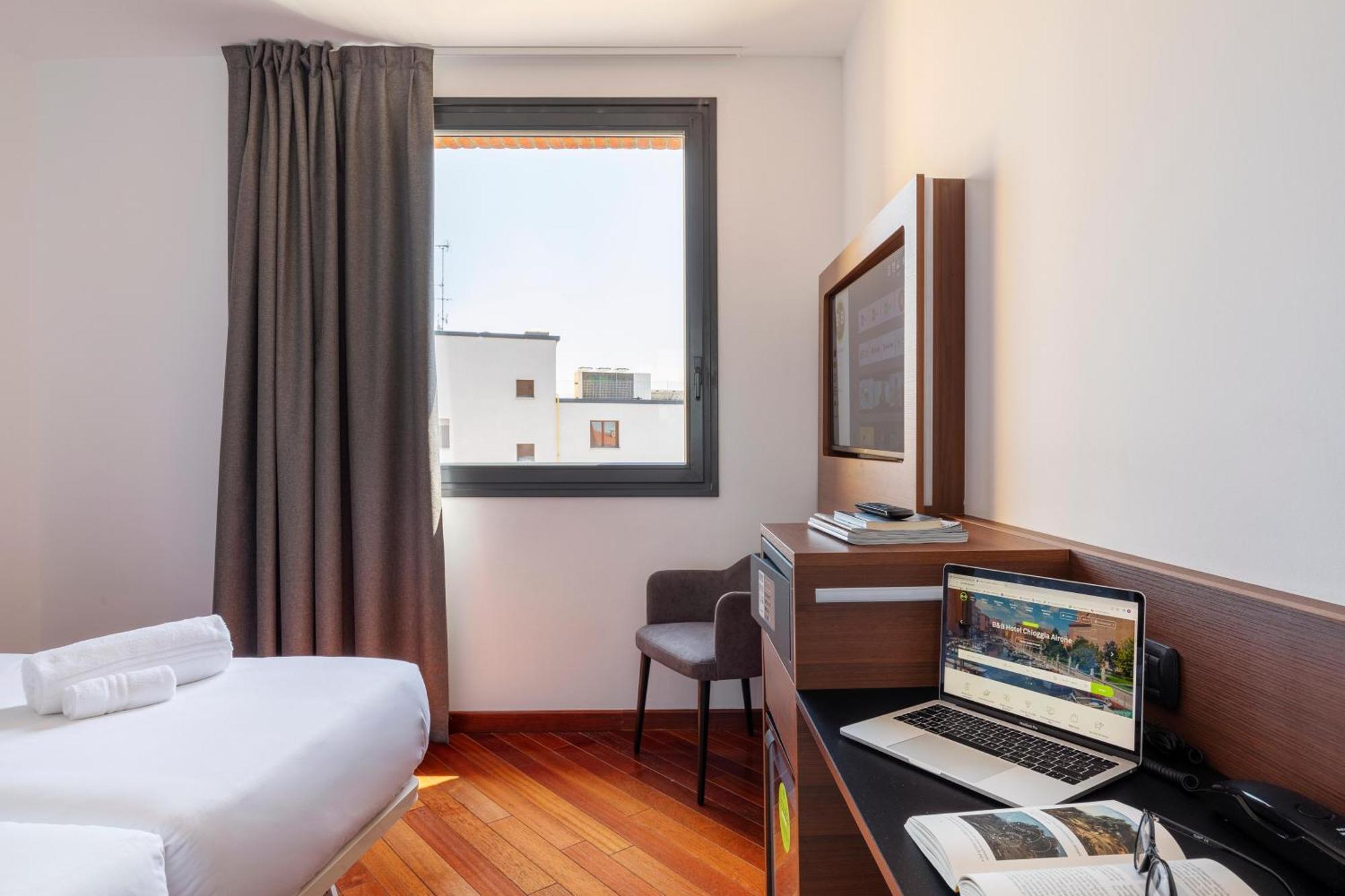 B&B Hotel ซัสเซาโล ภายนอก รูปภาพ