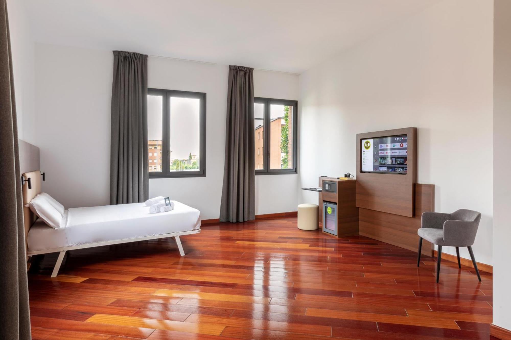 B&B Hotel ซัสเซาโล ภายนอก รูปภาพ