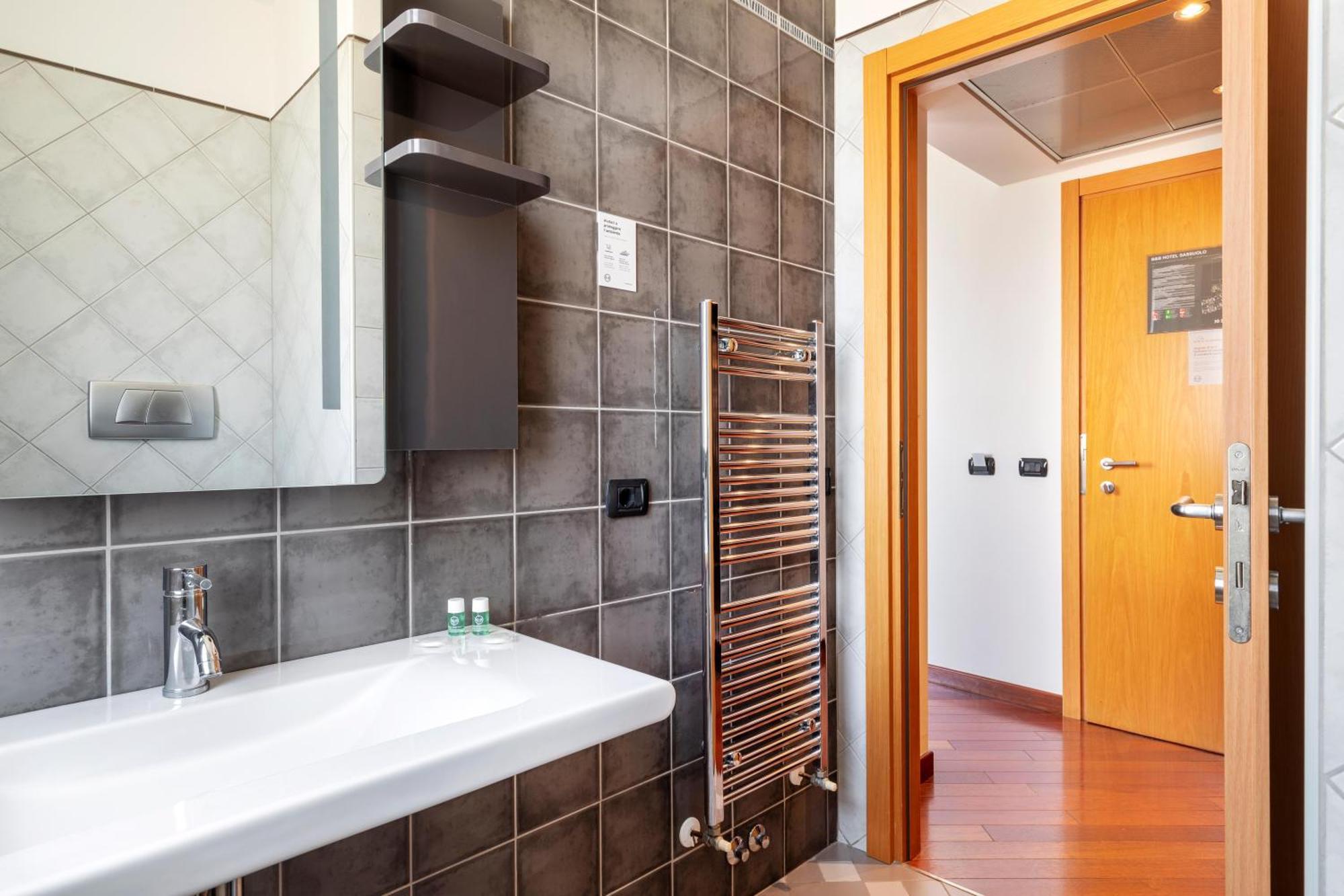 B&B Hotel ซัสเซาโล ภายนอก รูปภาพ
